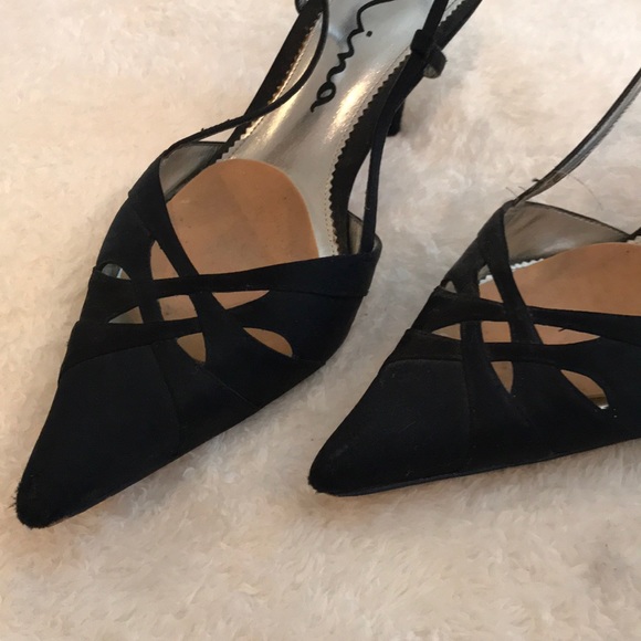 Black low heal - Picture 2 of 3